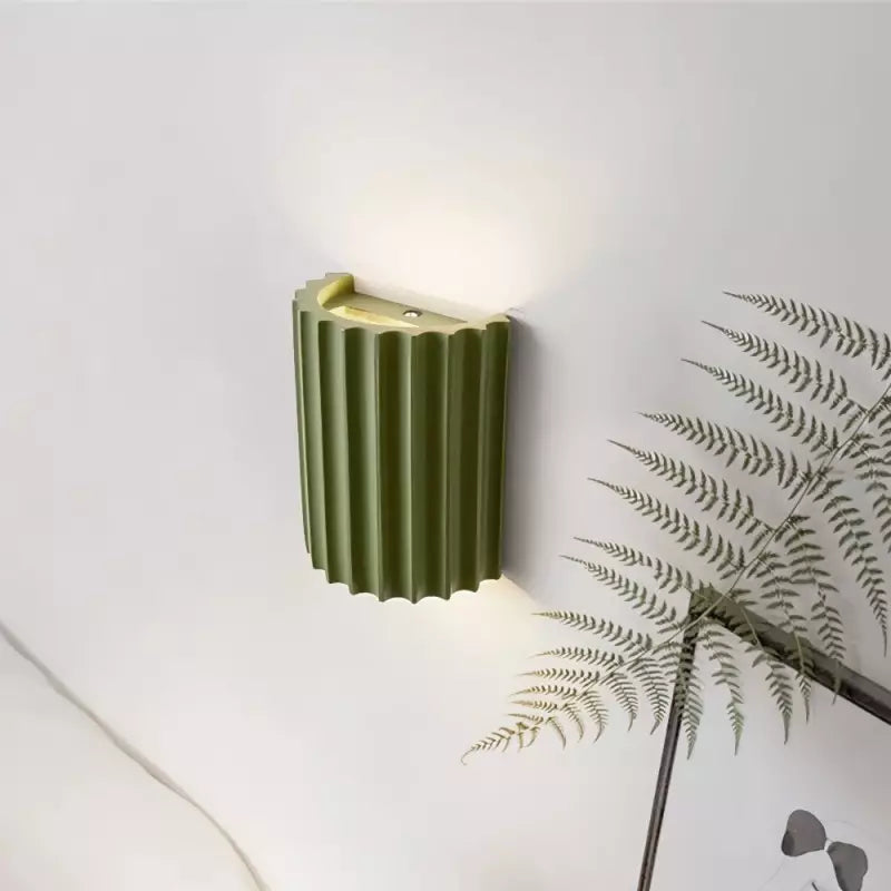 Chic Modern Ruffled Shade Wall Sconce Light Fixture with Unique Design for Stylish Indoor Ambience