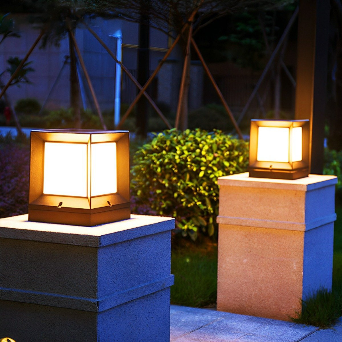 Contemporary Outdoor Post Light | Solar LED Design with Adjustable Height | Perfect for Pathways and Gardens
