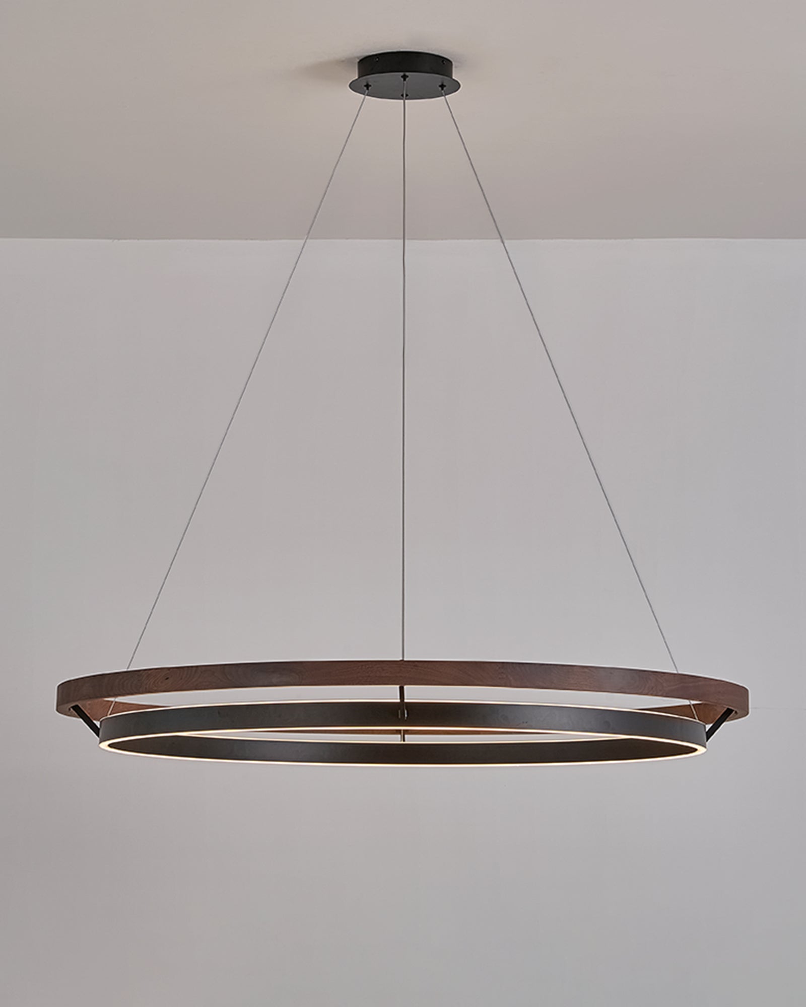 Elegant Wood Chandelier Light with Adjustable Height | Modern Design for Cozy Dining Room Ambiance