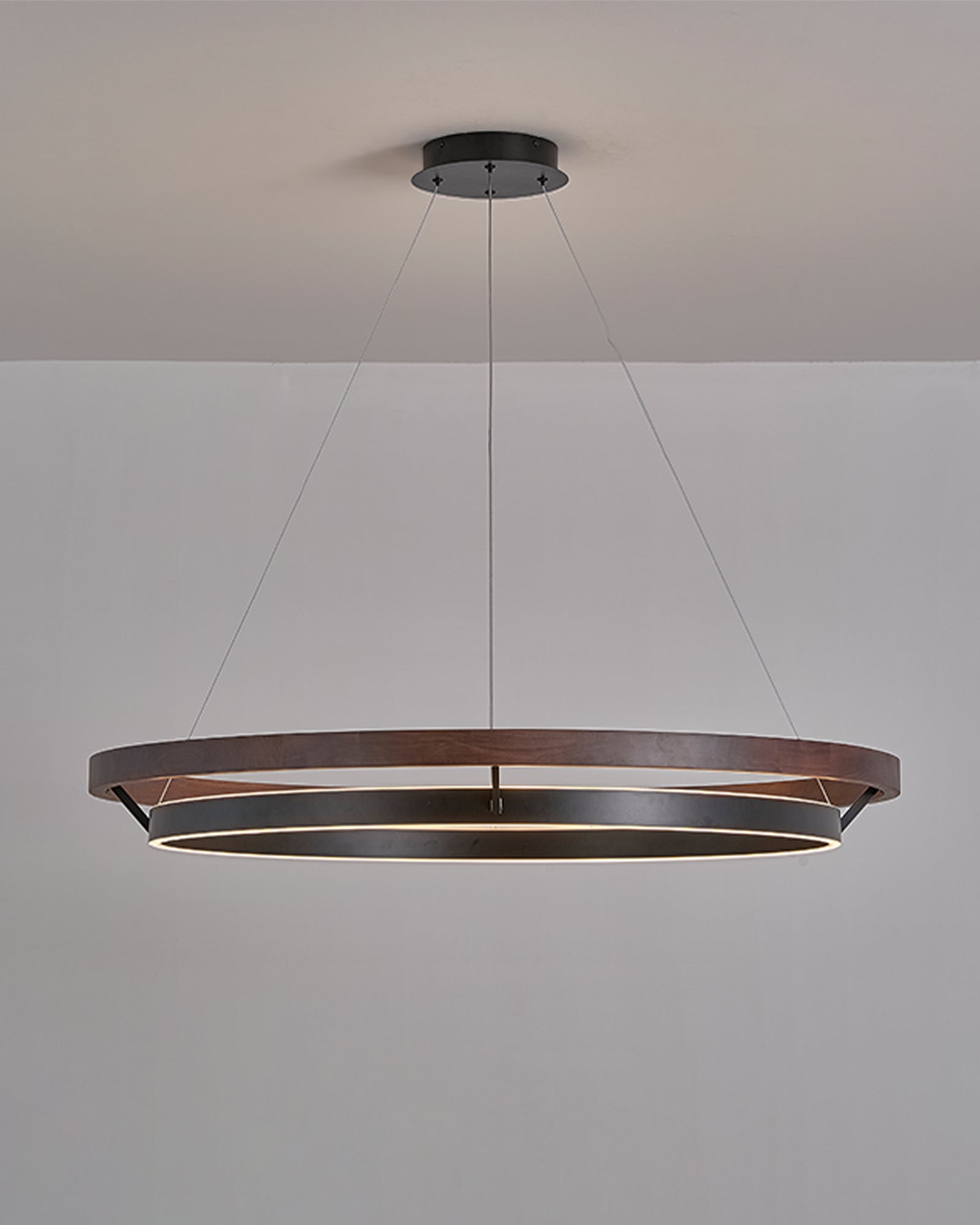 Elegant Wood Chandelier Light with Adjustable Height | Modern Design for Cozy Dining Room Ambiance