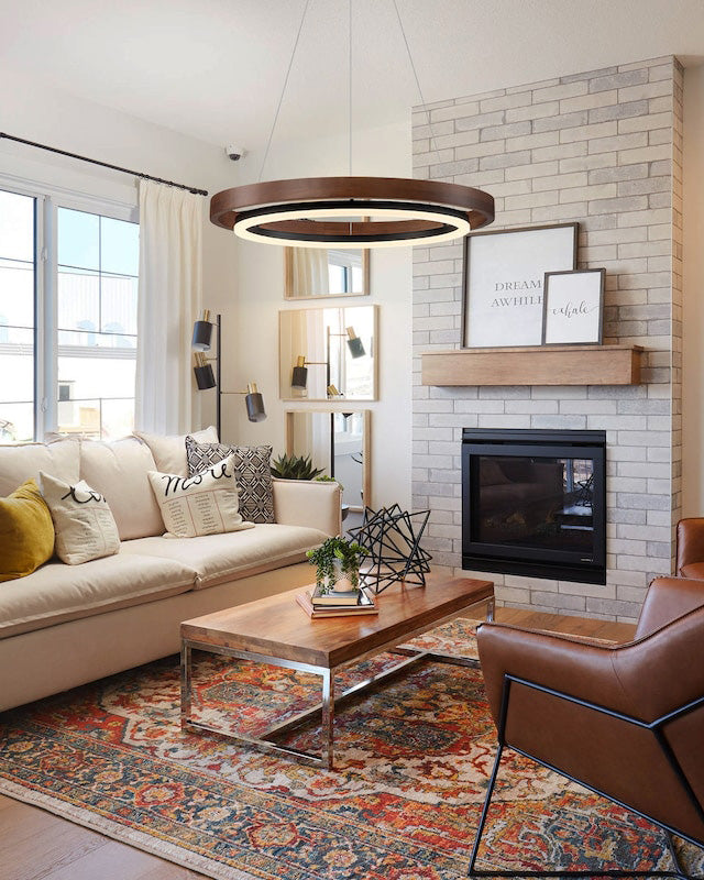 Elegant Wood Chandelier Light with Adjustable Height | Modern Design for Cozy Dining Room Ambiance