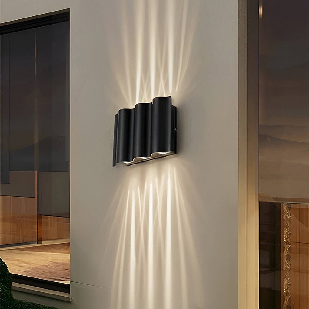 Modern LED Wall Sconce with Wavy Aluminum Design | Stylish Outdoor Wall Light for Enhanced Ambiance
