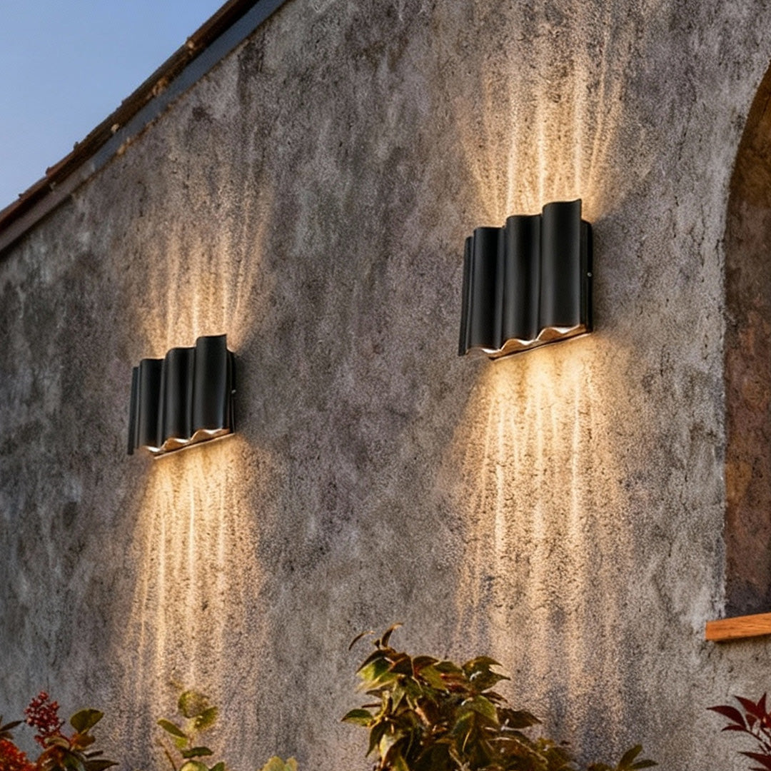 Modern LED Wall Sconce with Wavy Aluminum Design | Stylish Outdoor Wall Light for Enhanced Ambiance