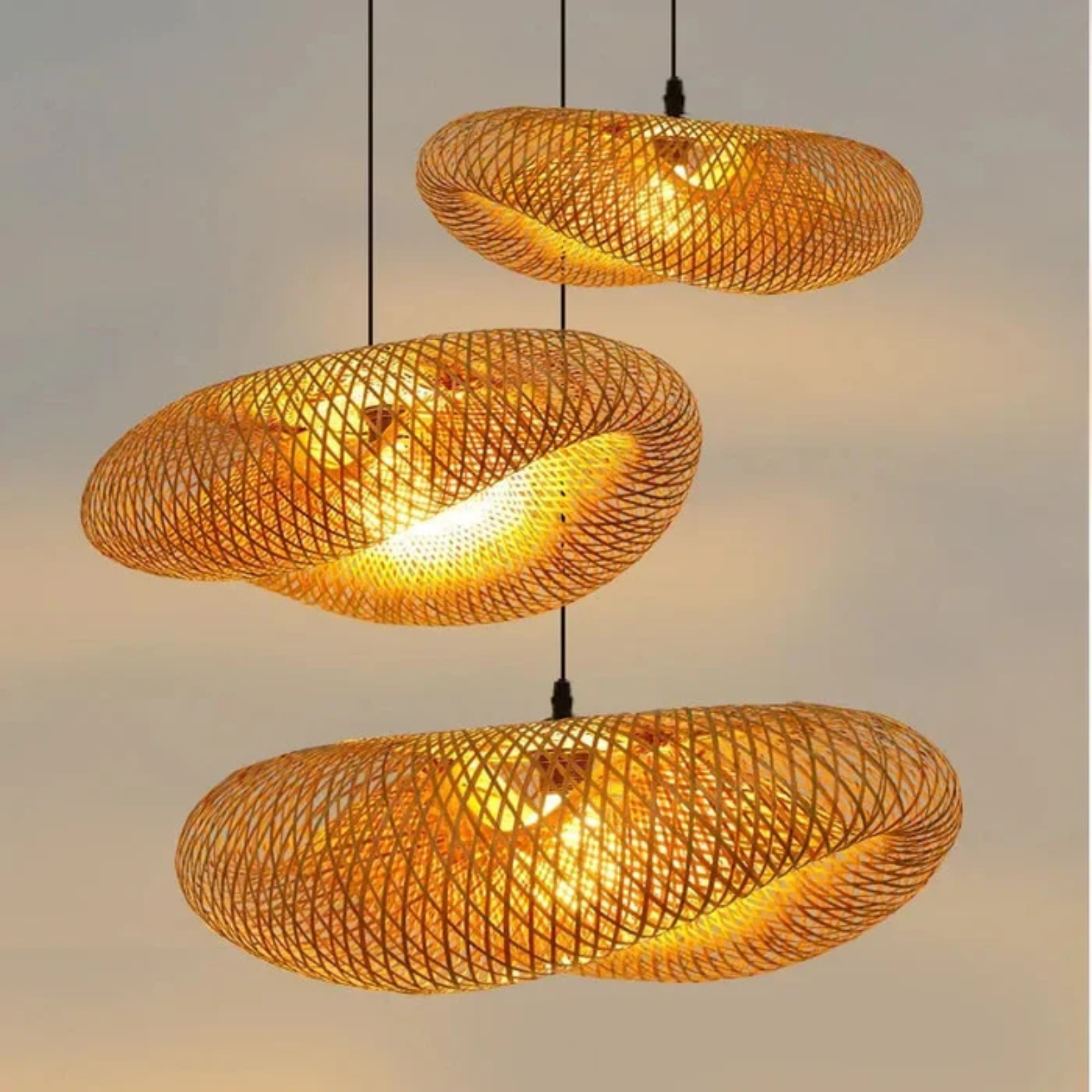 Natural Elegance | Rattan Pendant Light with Adjustable Length | Modern Ceiling Fixture for Warm Ambiance