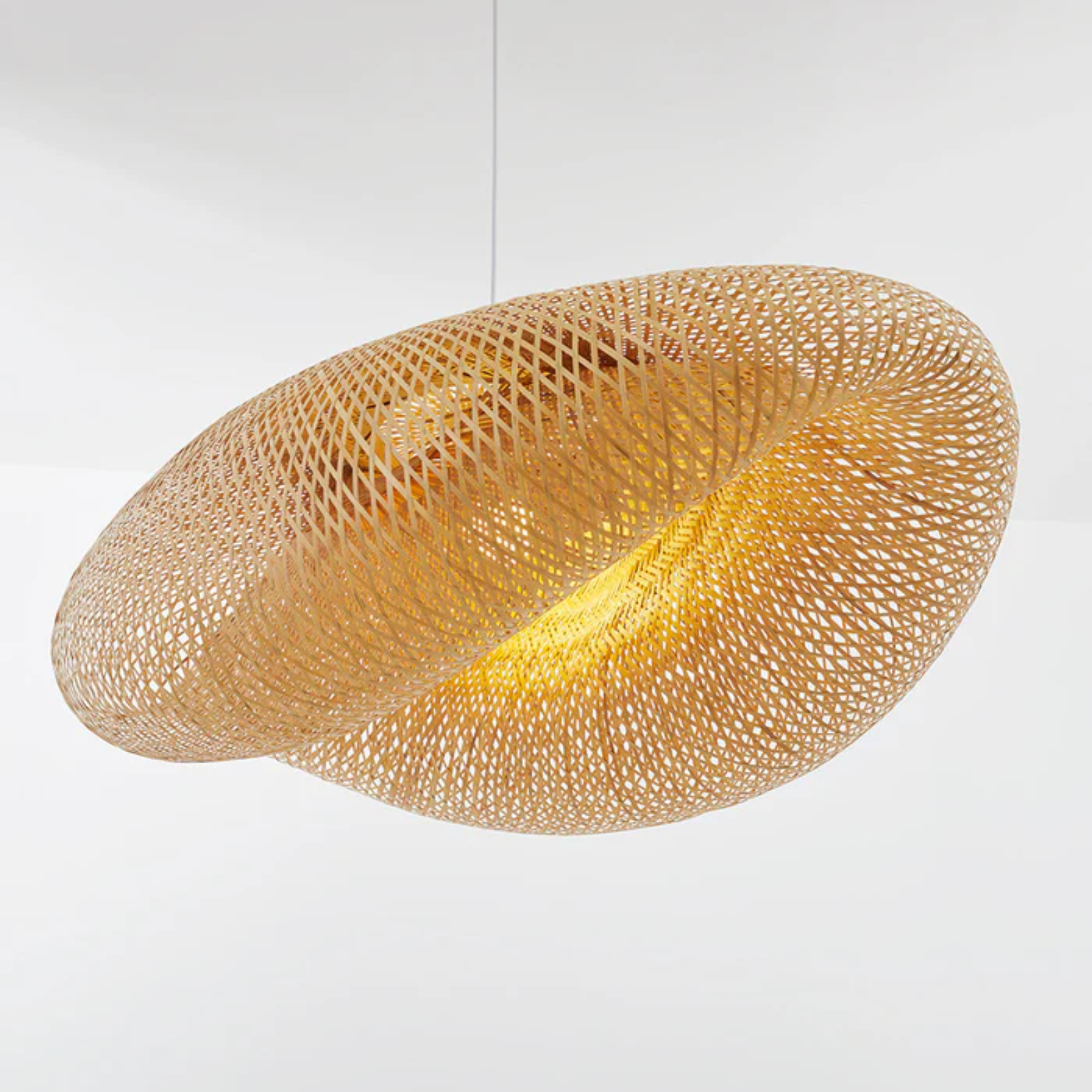 Natural Elegance | Rattan Pendant Light with Adjustable Length | Modern Ceiling Fixture for Warm Ambiance